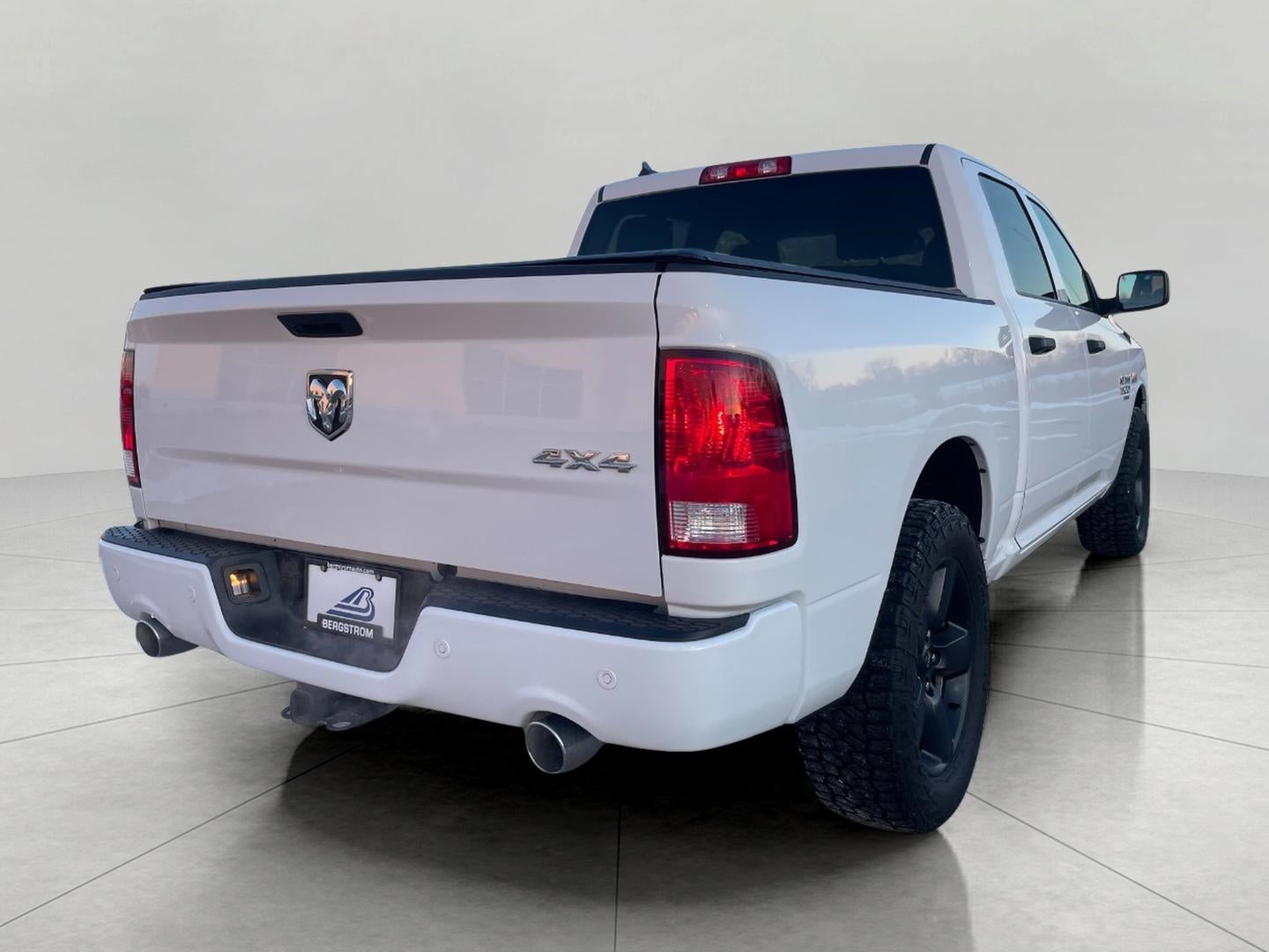 2022 RAM 1500 CLASSIC CREW CAB