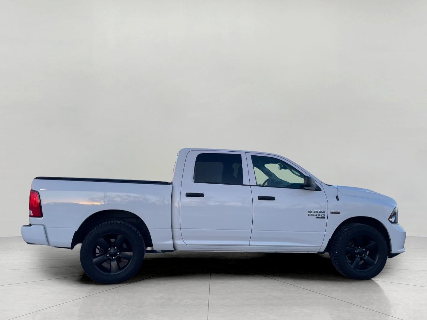 2022 RAM 1500 CLASSIC CREW CAB