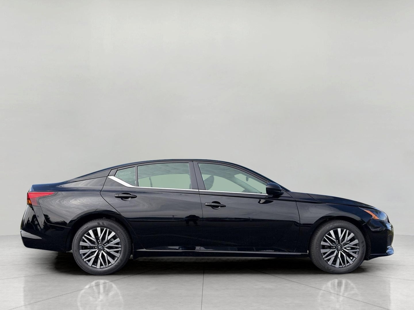2026 Nissan Altima SV FWD