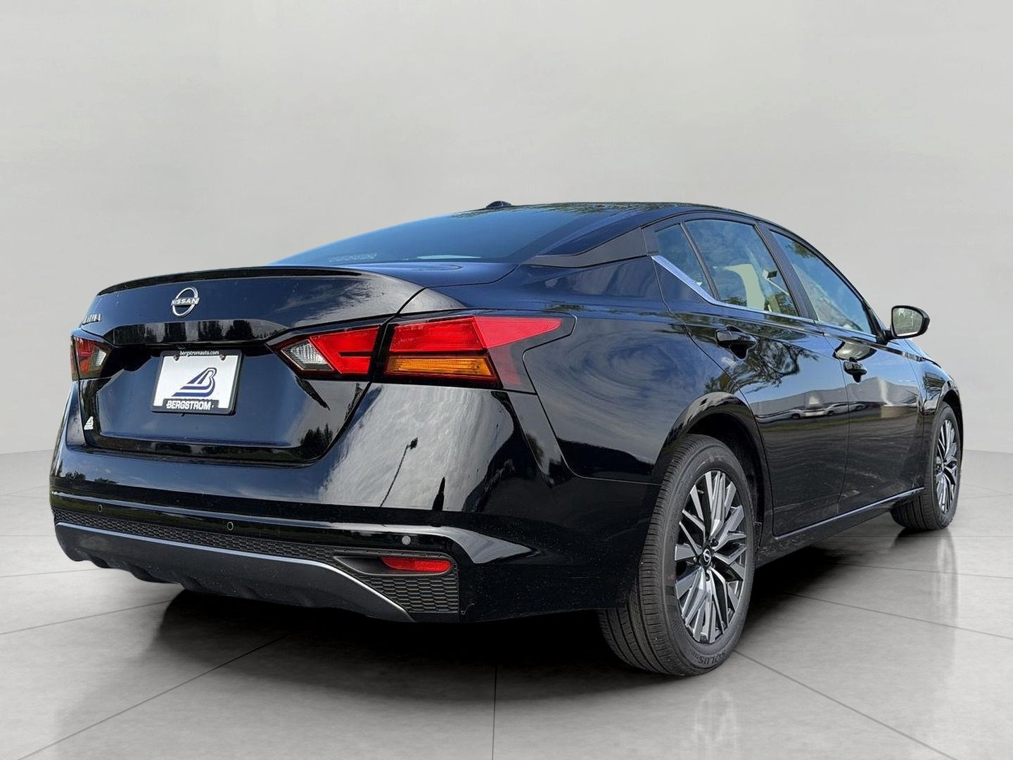 2026 Nissan Altima SV FWD