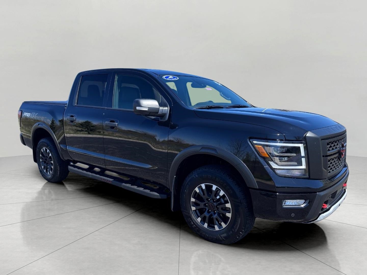 2023 Nissan TITAN CREW CAB