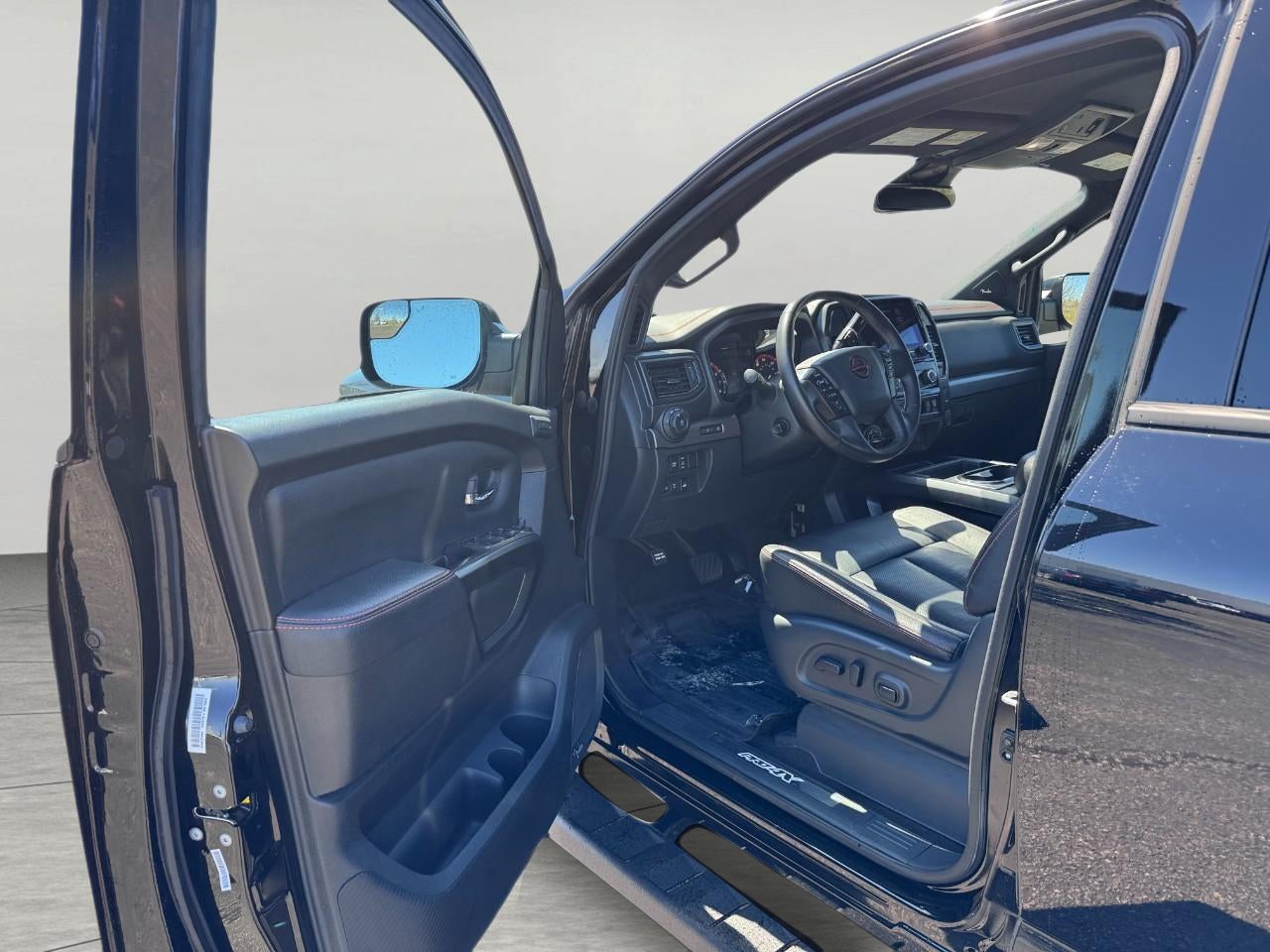2023 Nissan TITAN CREW CAB