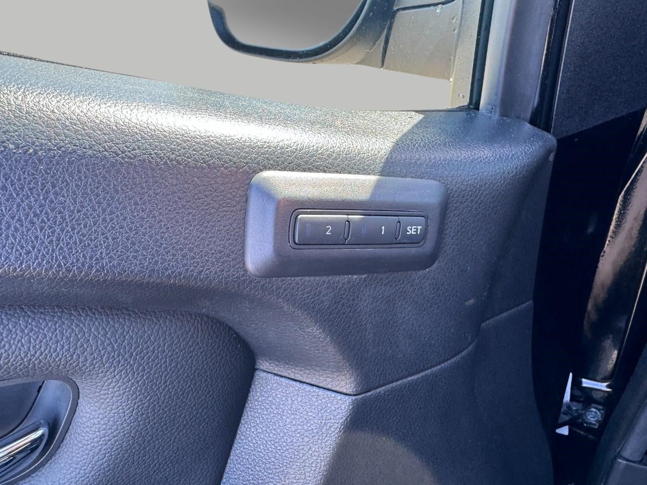 2023 Nissan TITAN CREW CAB