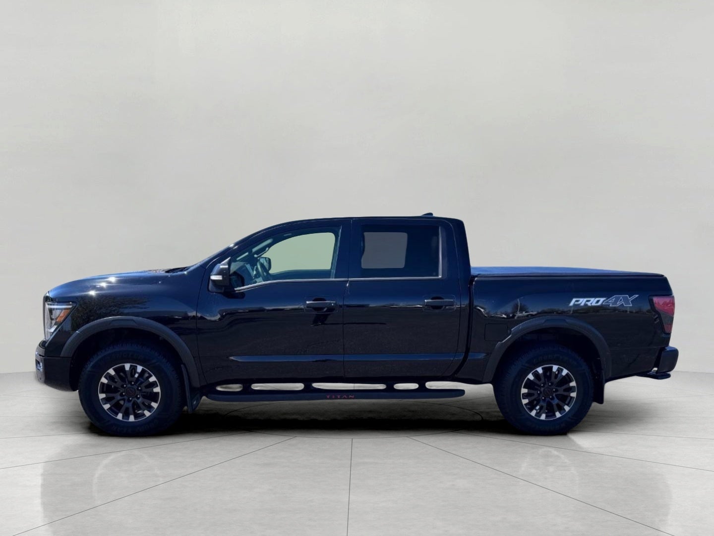 2023 Nissan Titan 4x4 Crew Cab PRO-4X