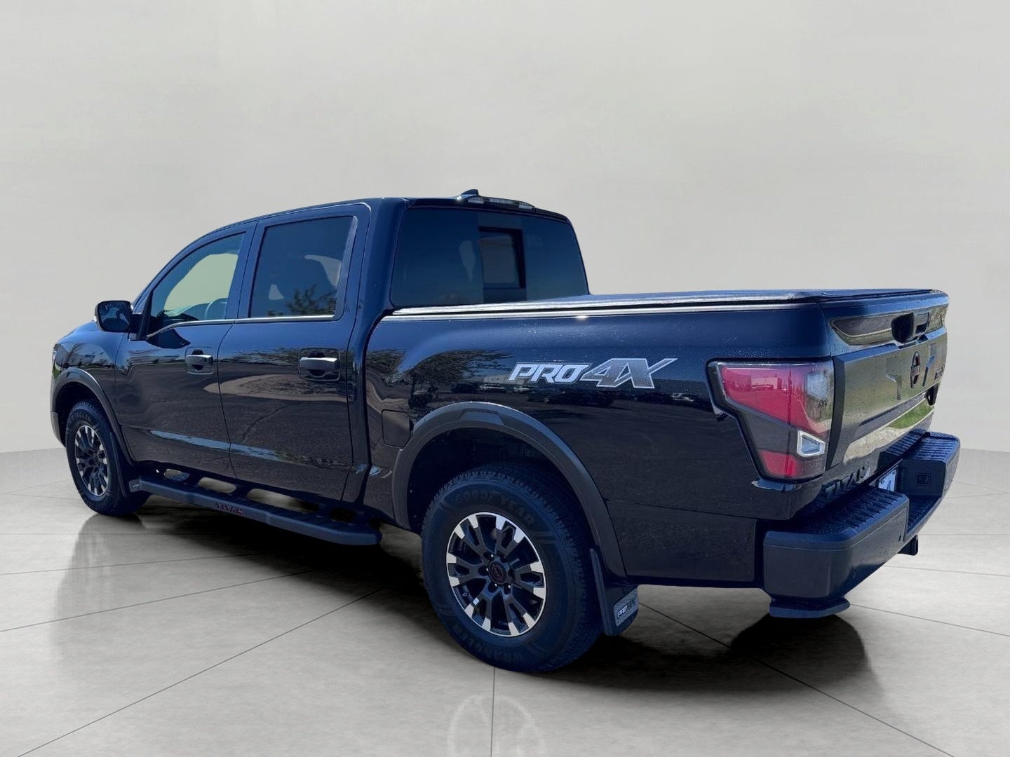2023 Nissan Titan 4x4 Crew Cab PRO-4X