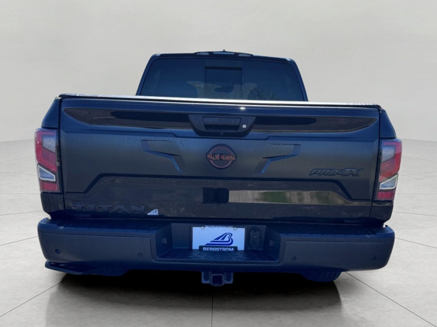 2023 Nissan Titan 4x4 Crew Cab PRO-4X