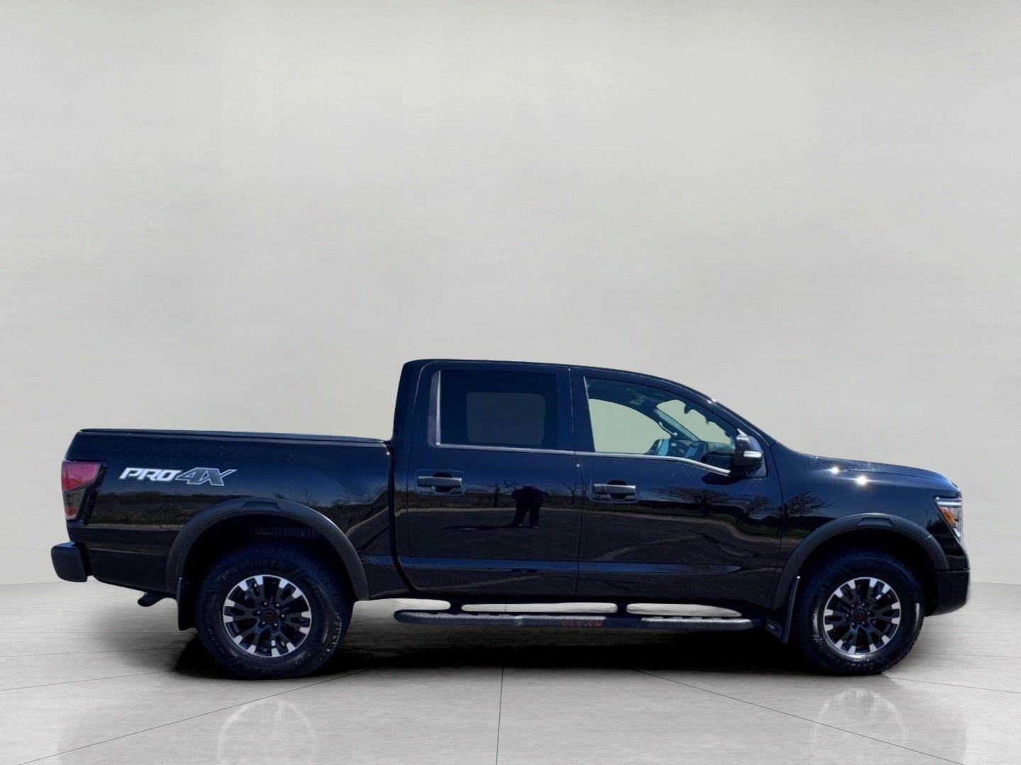 2023 Nissan Titan 4x4 Crew Cab PRO-4X