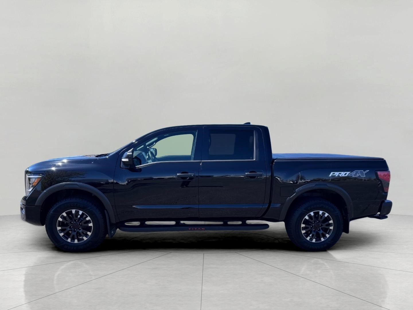 2023 Nissan TITAN CREW CAB