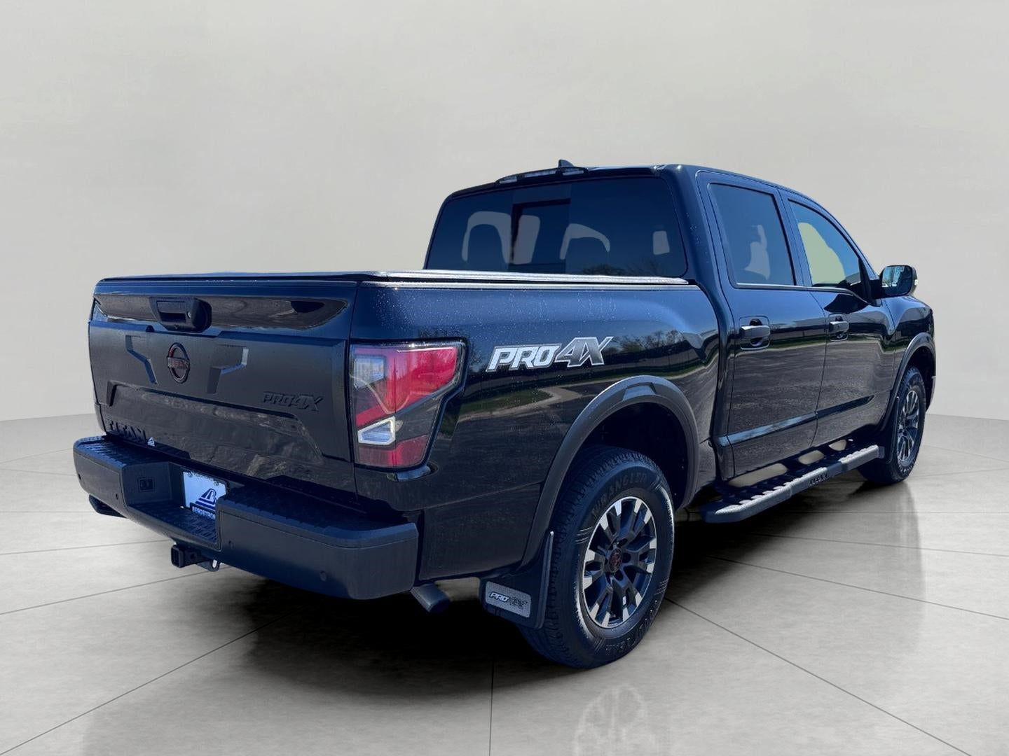 2023 Nissan TITAN CREW CAB