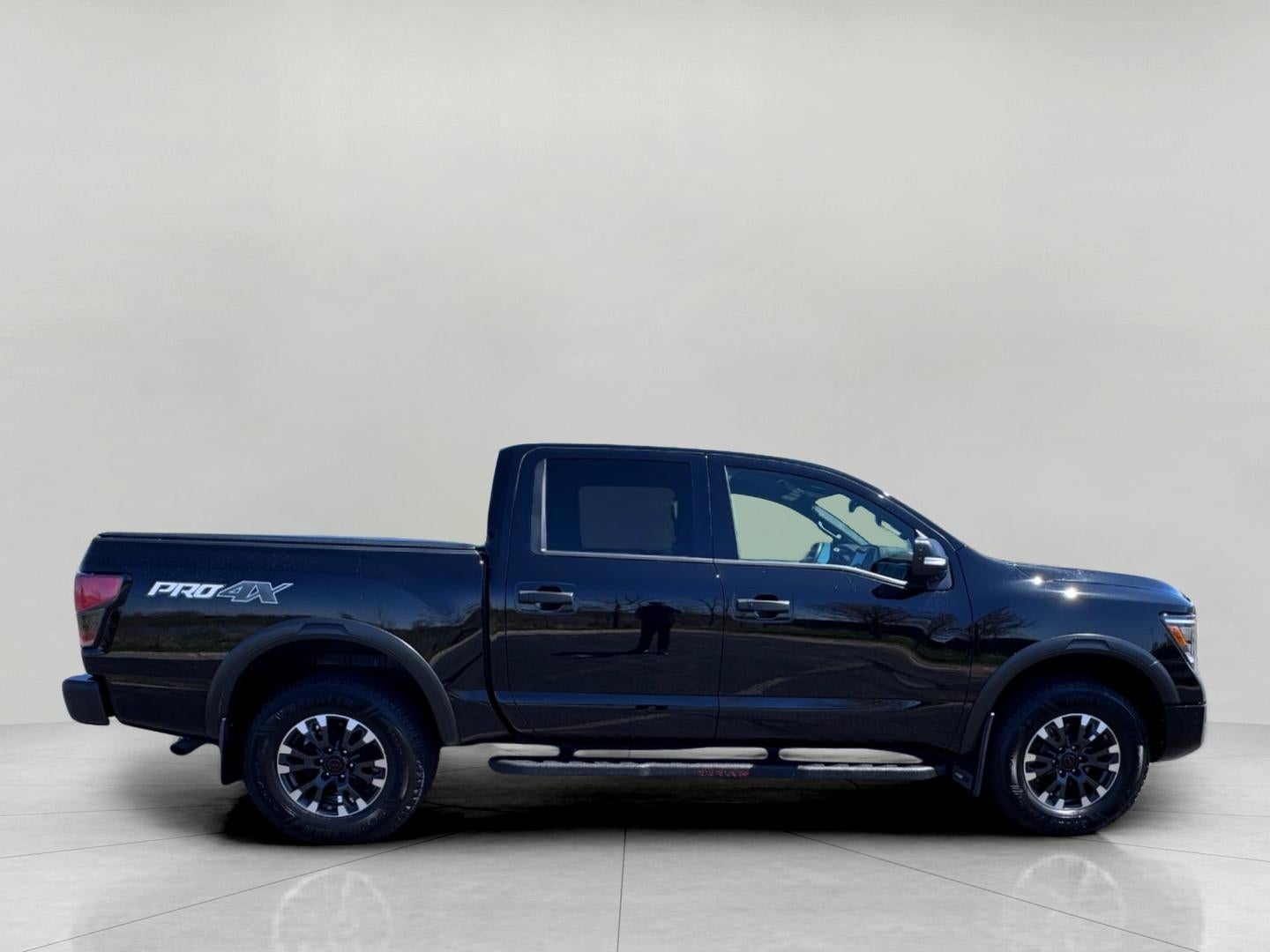 2023 Nissan TITAN CREW CAB