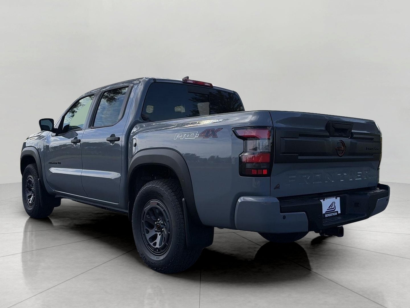 2027 Nissan Frontier Crew Cab 4x4 S
