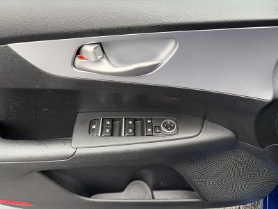 2024 Kia Forte LXS IVT