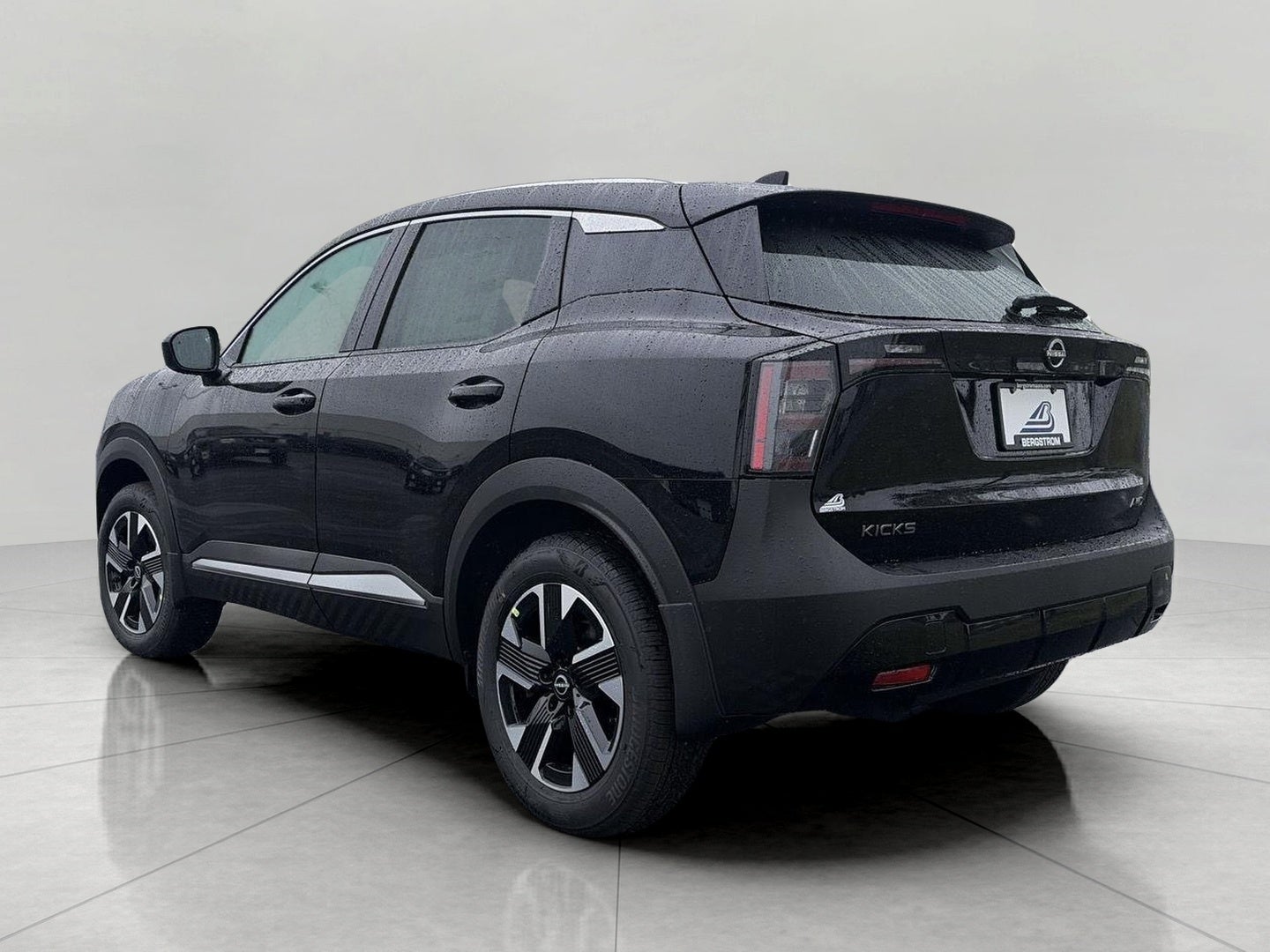 2027 Nissan Kicks SV AWD
