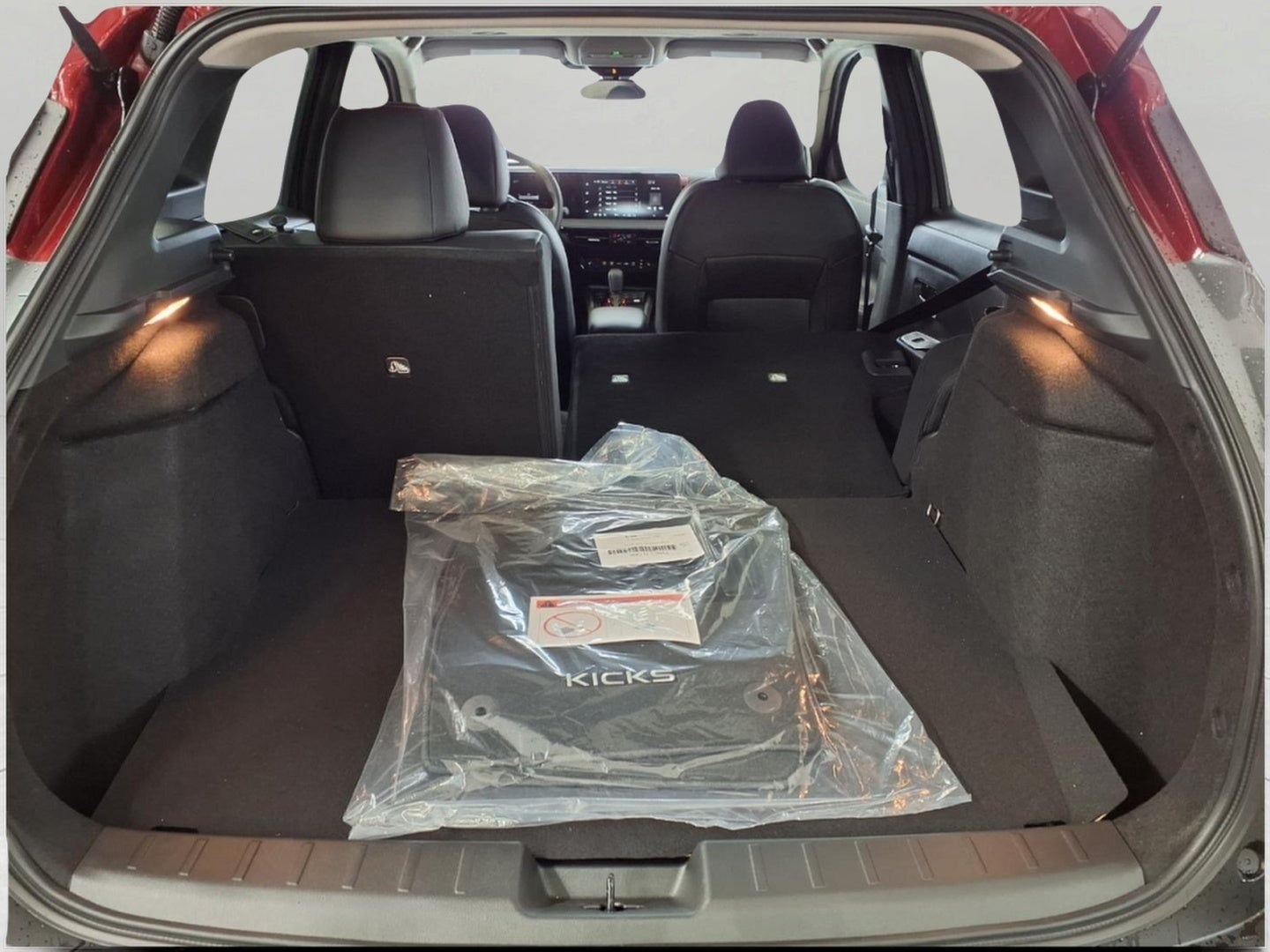 2026 Nissan Kicks SR AWD