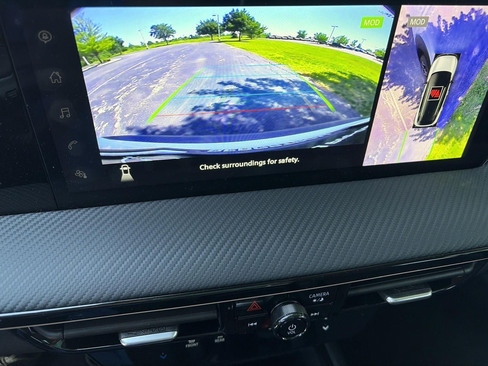 2025 Nissan Kicks SR AWD