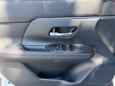 2025 Nissan Kicks SR AWD