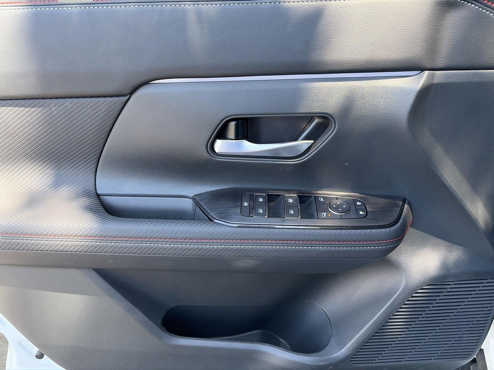 2025 Nissan Kicks SR AWD