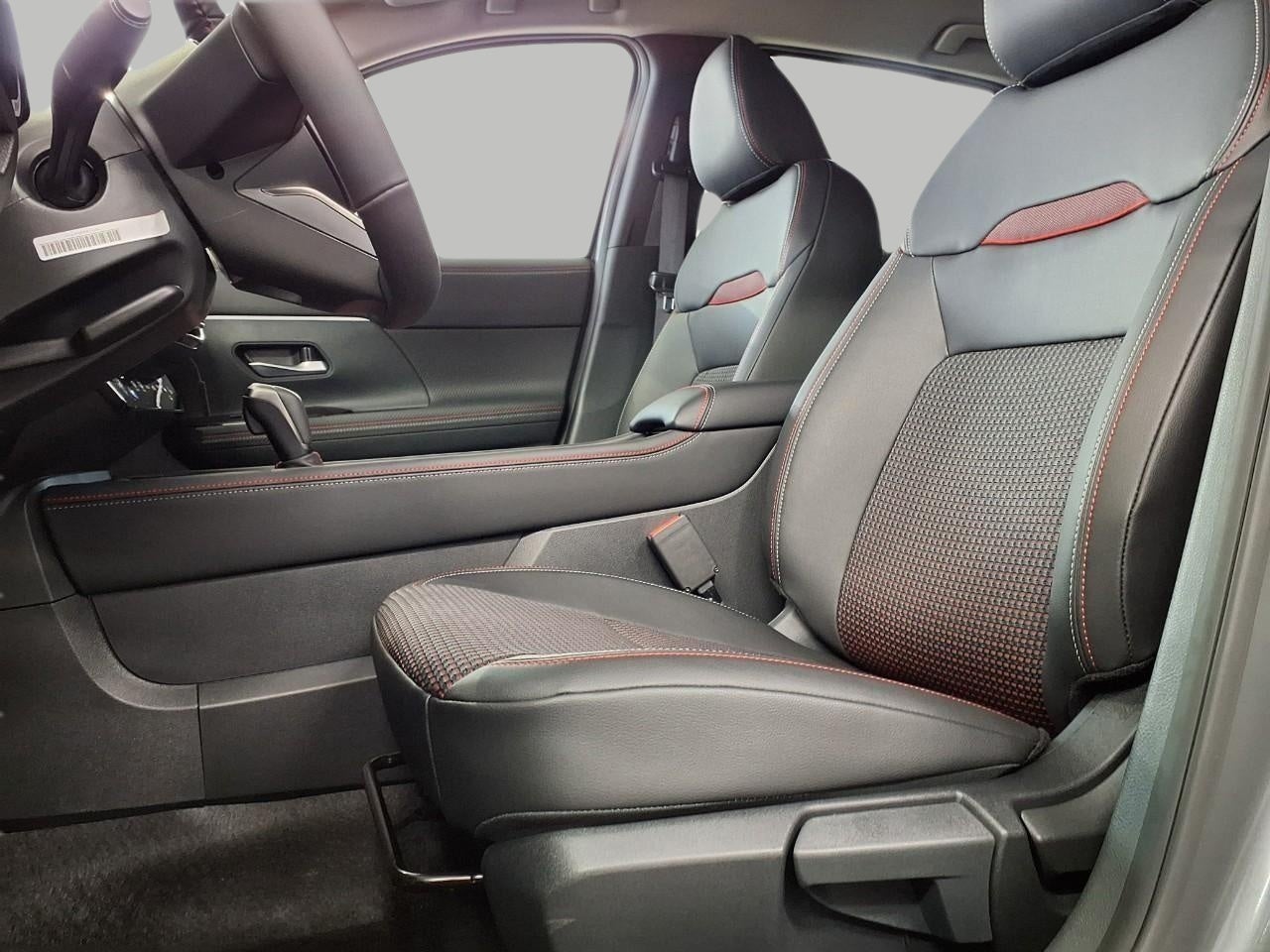 2026 Nissan Kicks SR AWD