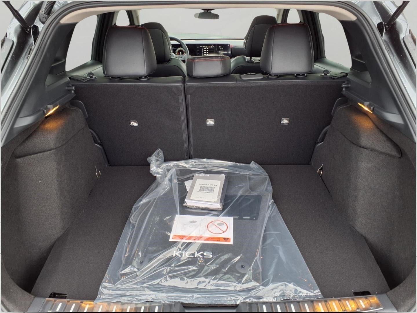 2026 Nissan Kicks SR AWD