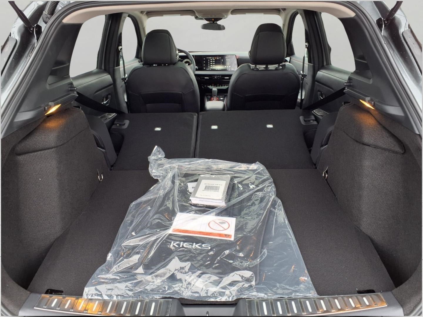 2026 Nissan Kicks SR AWD