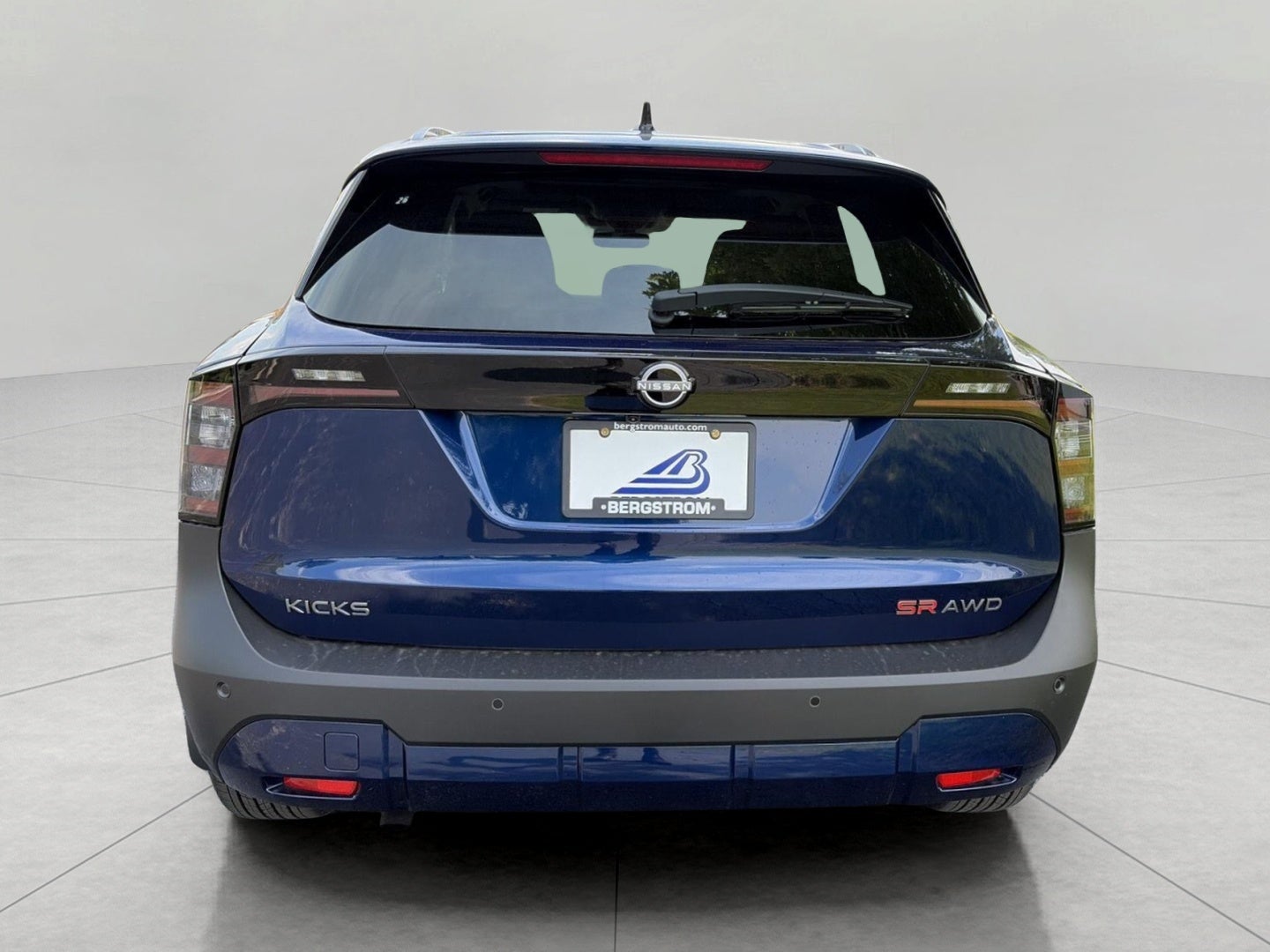 2026 Nissan Kicks SR AWD