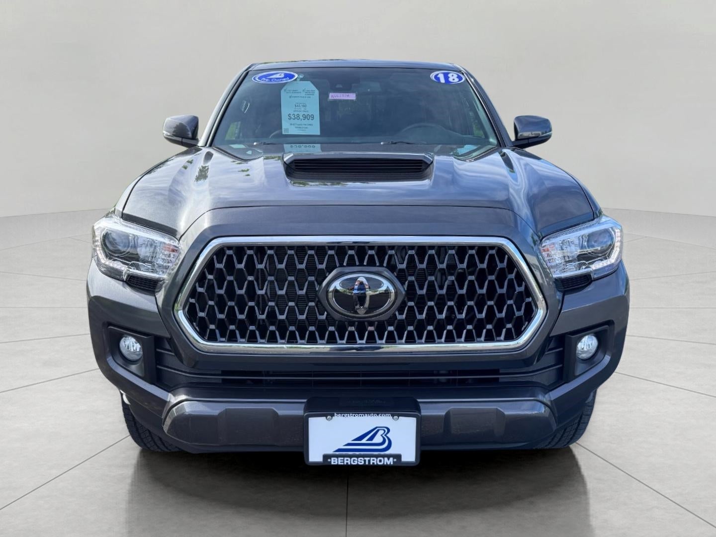 2018 Toyota TACOMA TRD SPORT
