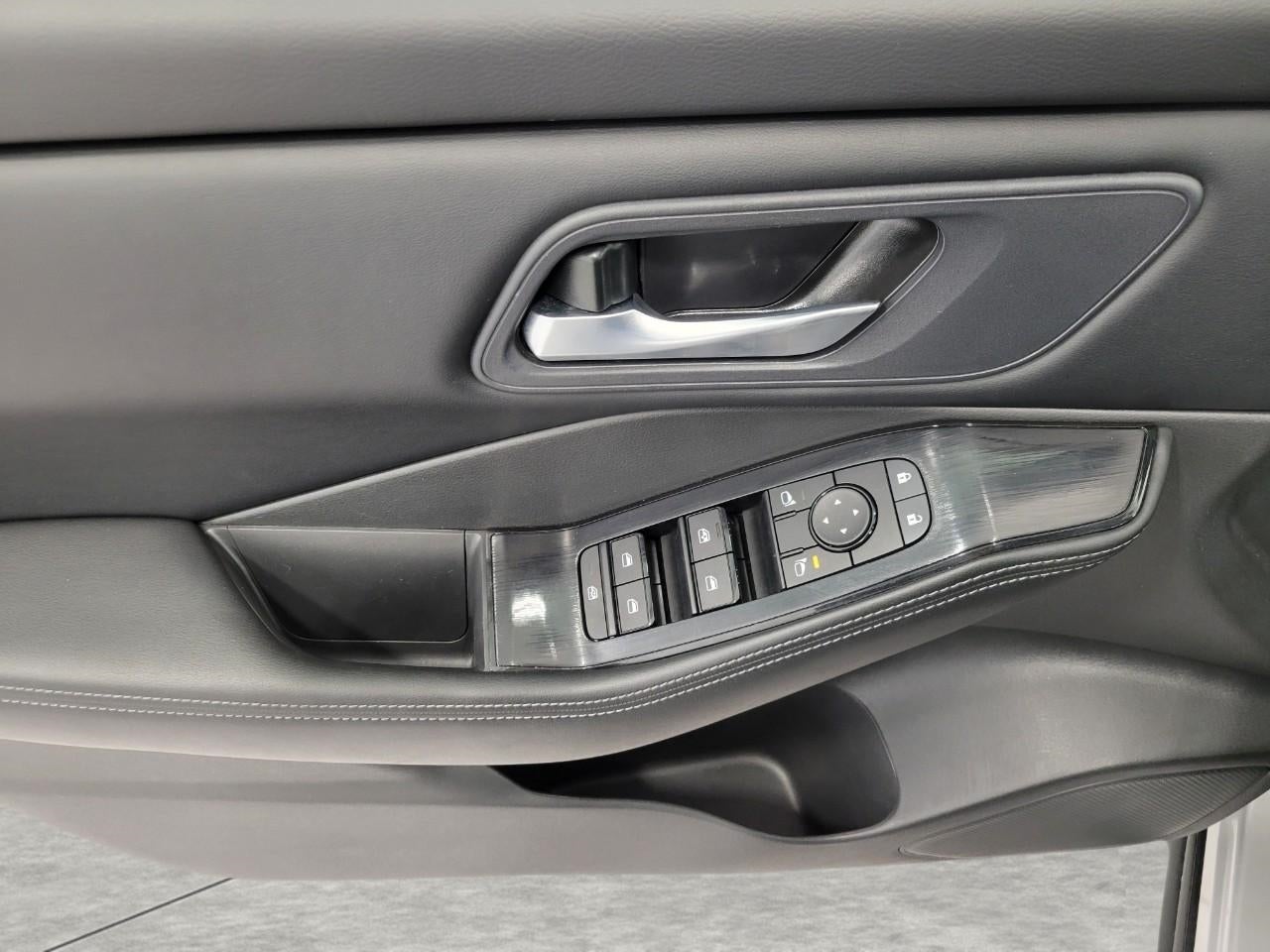 2025 Nissan Rogue AWD SV