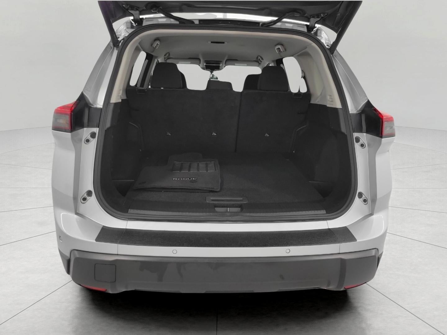 2025 Nissan Rogue AWD SV