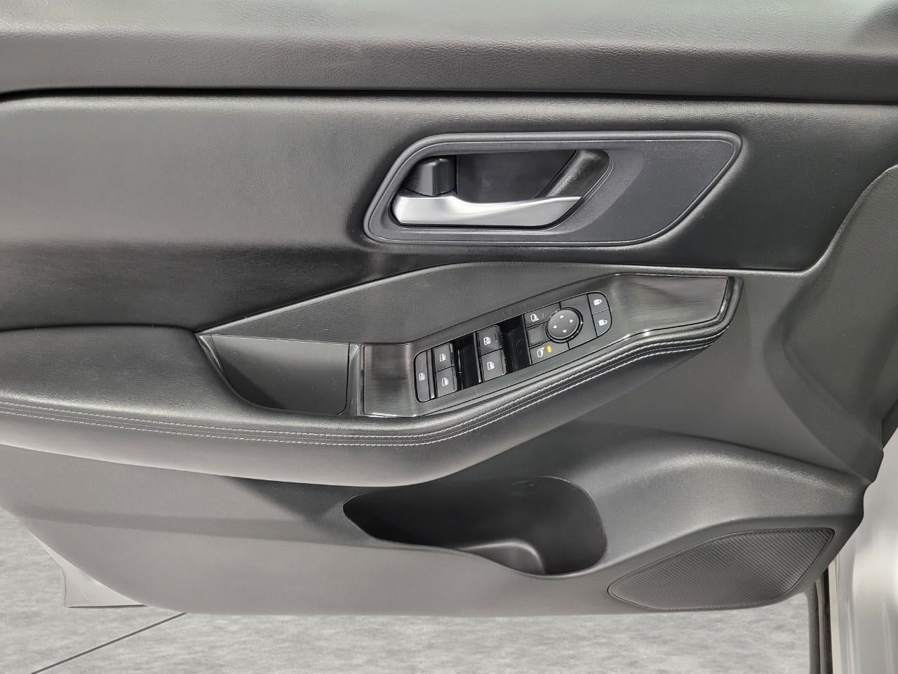 2025 Nissan Rogue AWD SV