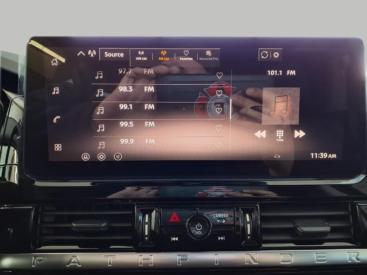 2026 Nissan Pathfinder SV