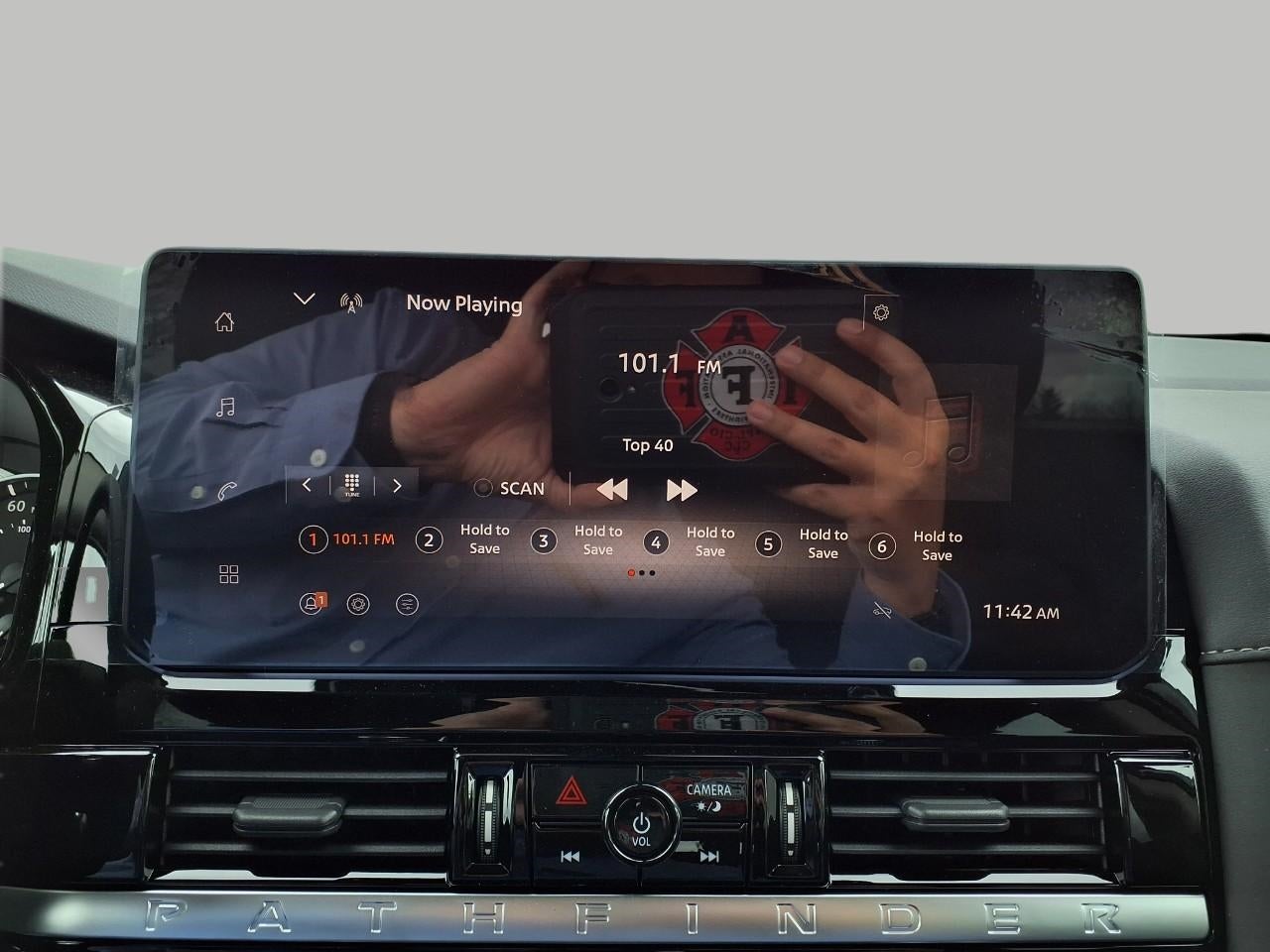 2026 Nissan Pathfinder SV