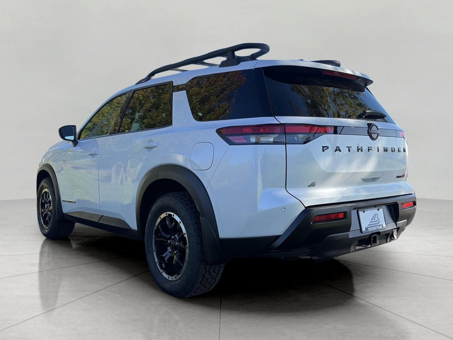 2026 Nissan Pathfinder SV 4WD