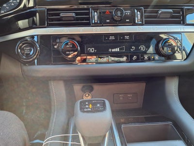 2026 Nissan Pathfinder SV