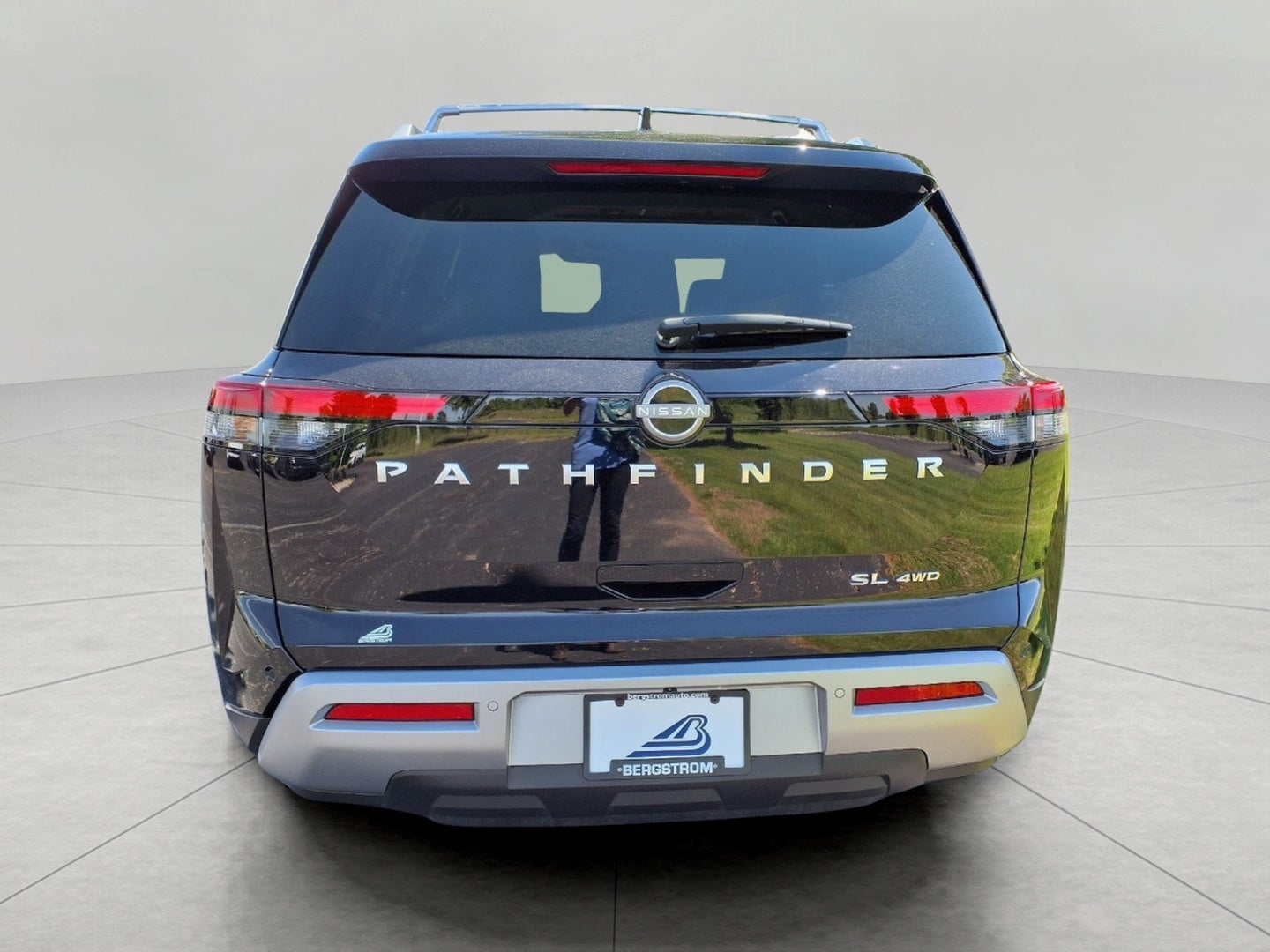 2025 Nissan Pathfinder SL 4WD