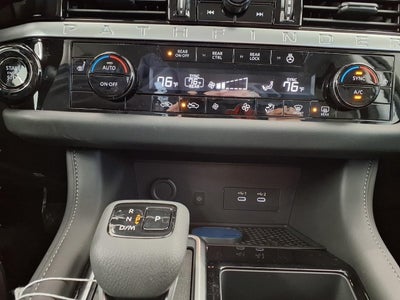 2026 Nissan Pathfinder SL