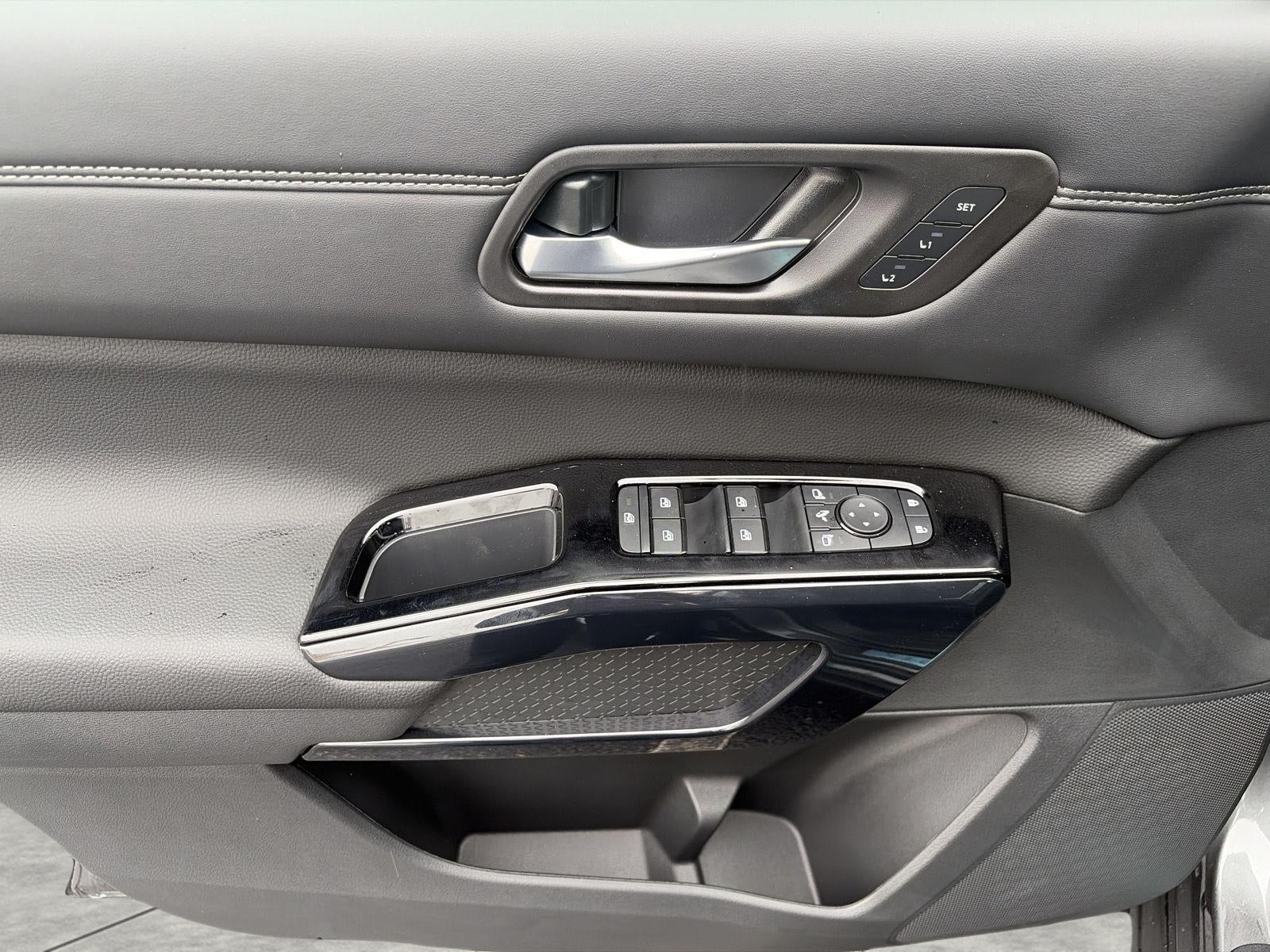 2026 Nissan Pathfinder Platinum 4WD