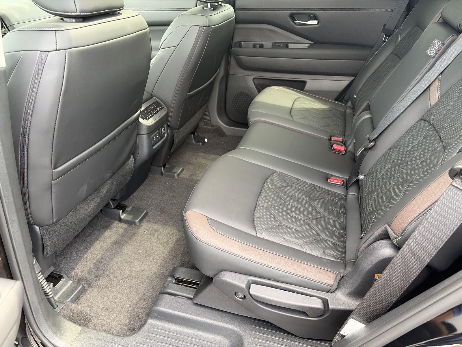2026 Nissan Pathfinder Platinum 4WD
