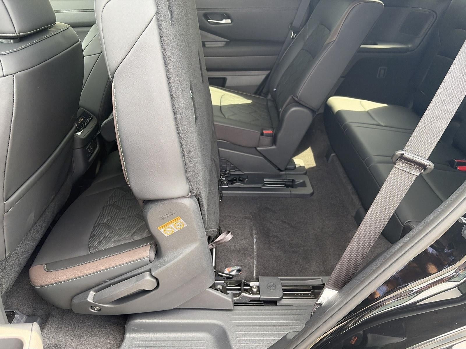 2026 Nissan Pathfinder Platinum 4WD