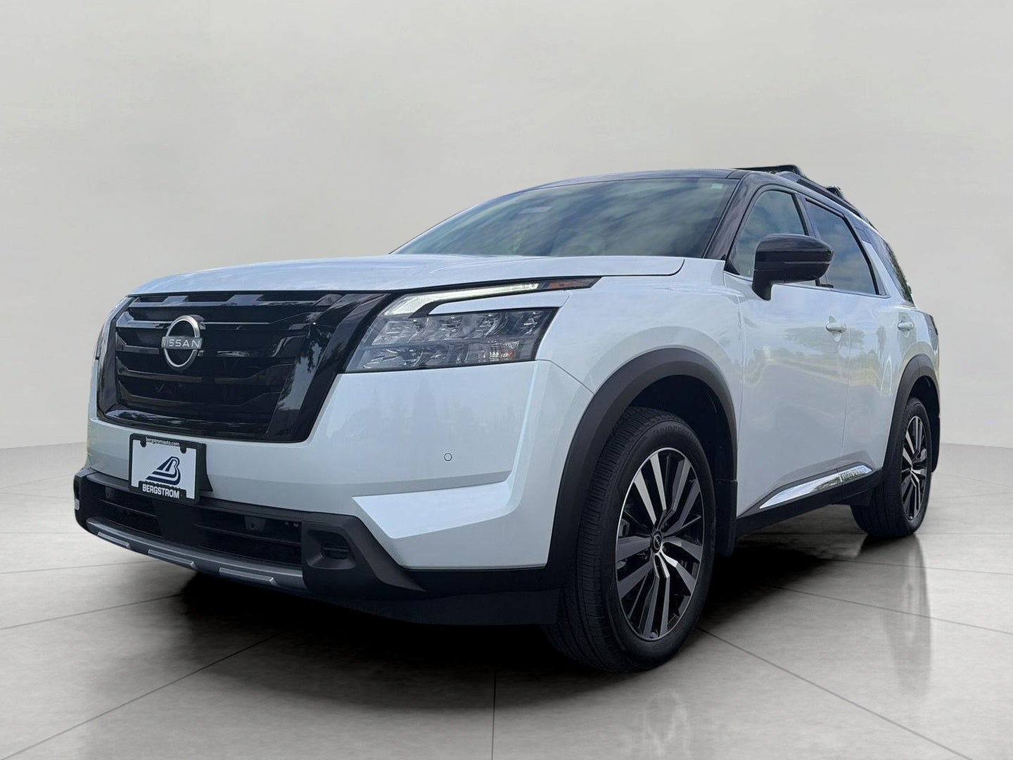 2025 Nissan Pathfinder Platinum 4WD