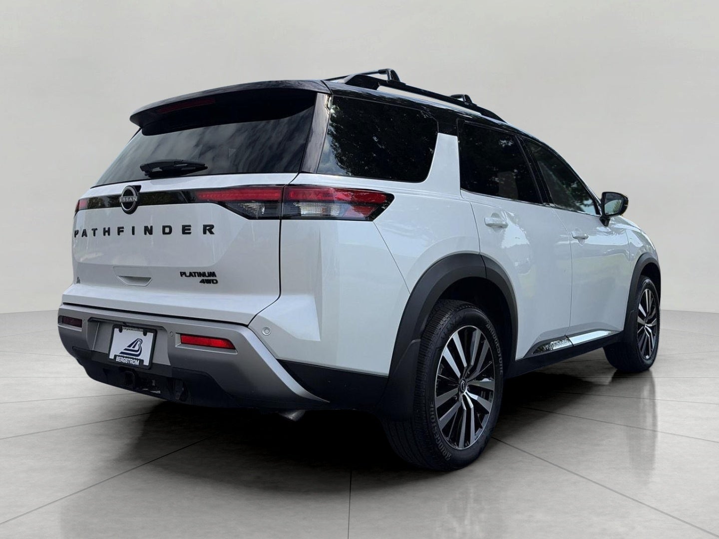 2025 Nissan Pathfinder Platinum 4WD