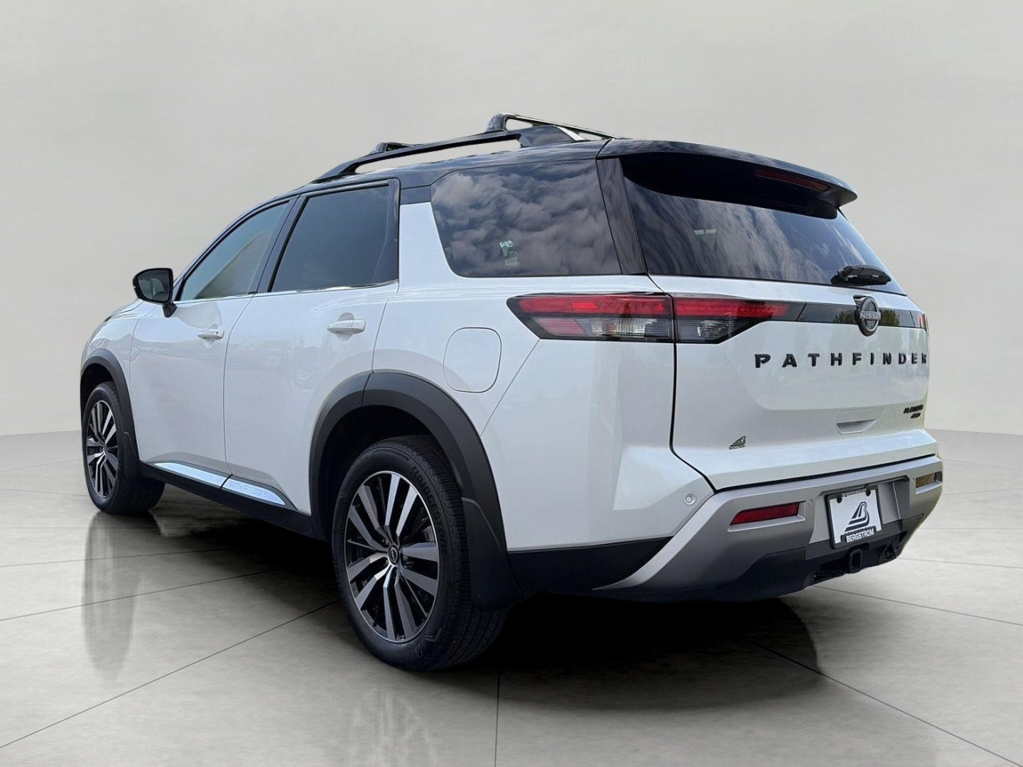 2025 Nissan Pathfinder Platinum 4WD