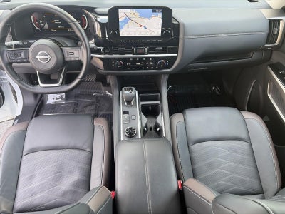 2025 Nissan Pathfinder Platinum 4WD