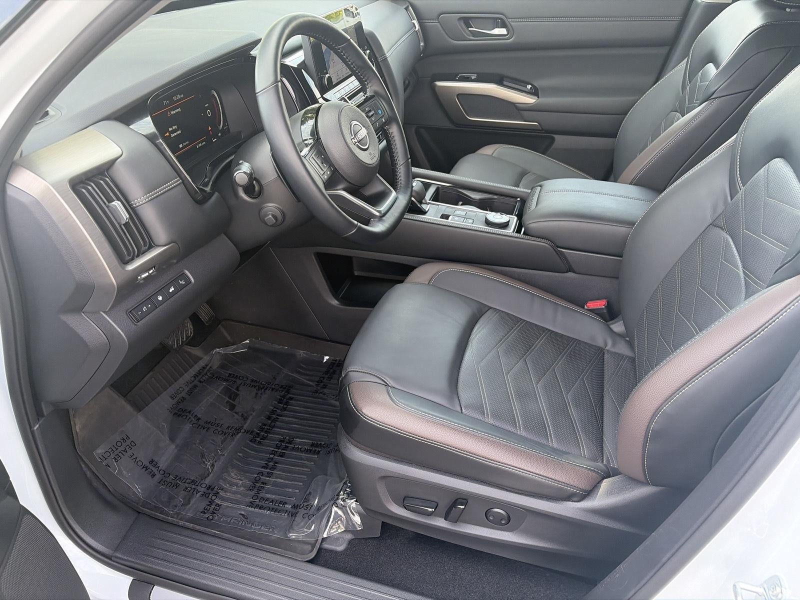 2025 Nissan Pathfinder Platinum 4WD