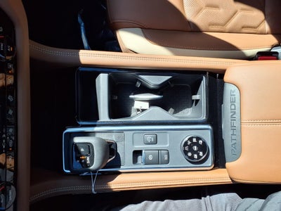 2026 Nissan Pathfinder Platinum 4WD