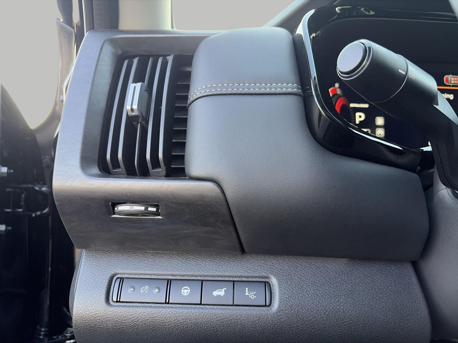 2026 Nissan Pathfinder Platinum 4WD