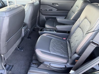 2026 Nissan Pathfinder Platinum 4WD