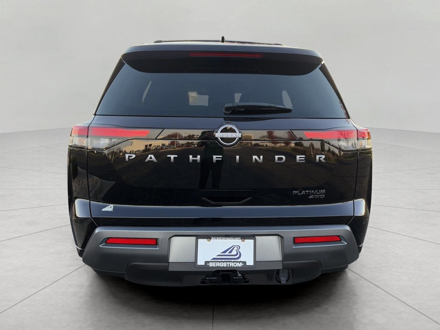 2026 Nissan Pathfinder Platinum 4WD