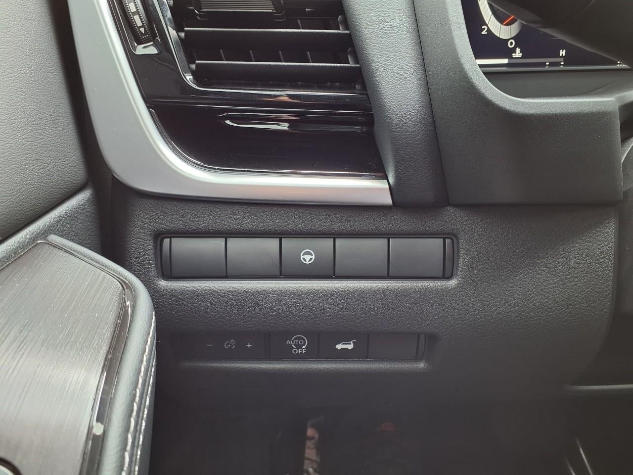 2025 Nissan Rogue AWD SL