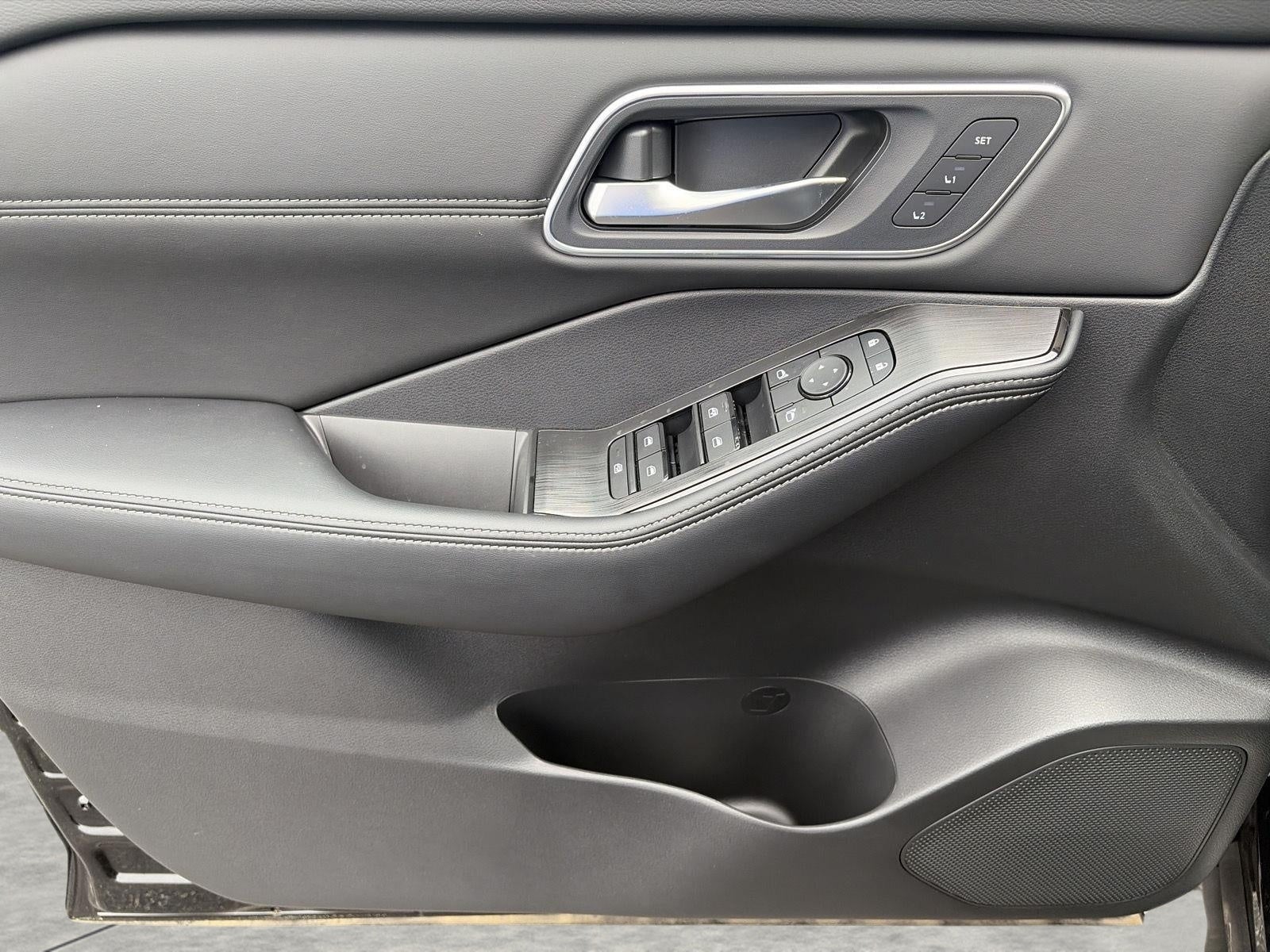 2026 Nissan Rogue AWD Platinum
